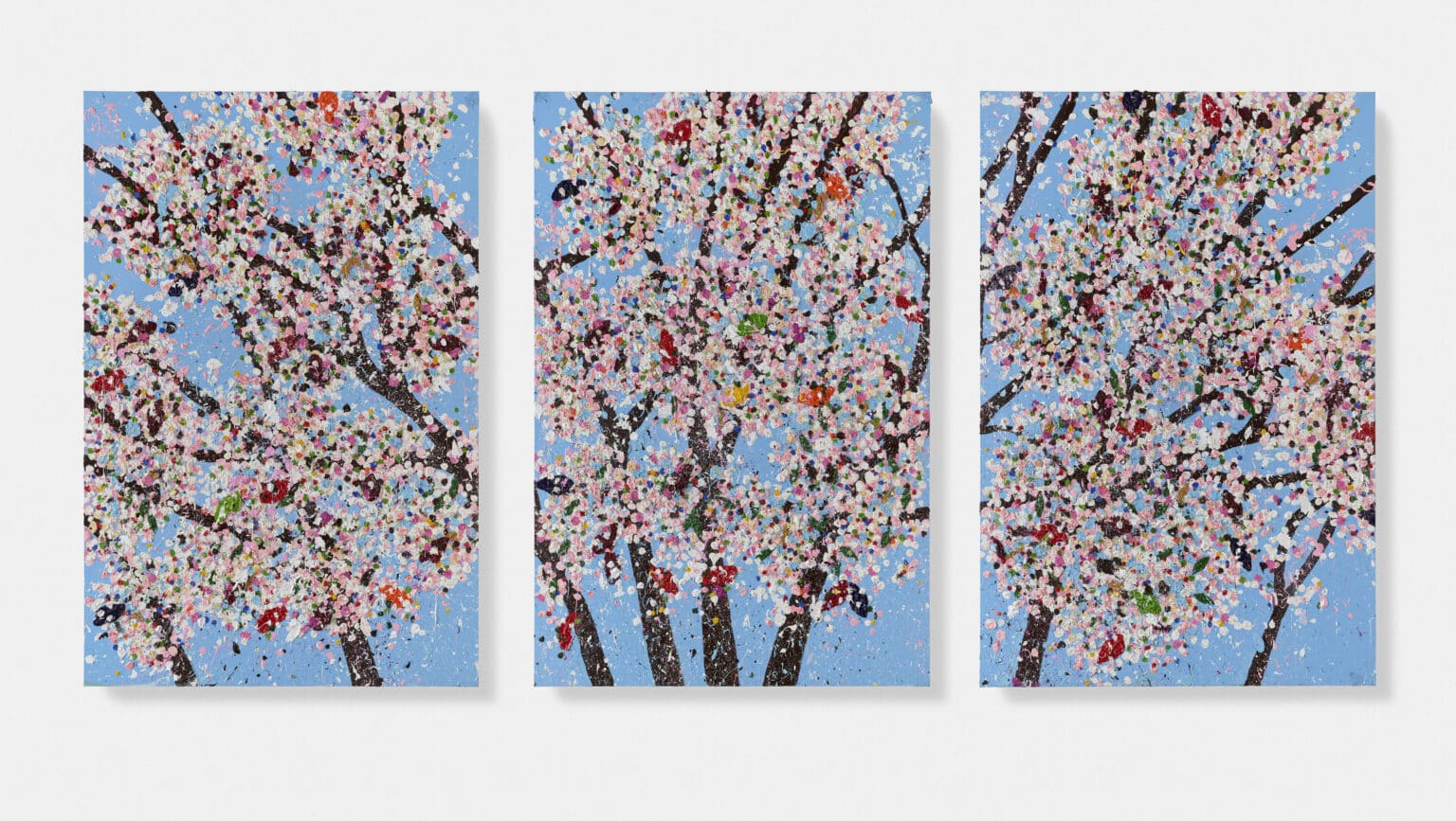 Spring Blossoms Blooming von Damien Hirst aus der Cherry Blossoms Serie in "The Weight of Things" Ausstellung im MUCA München