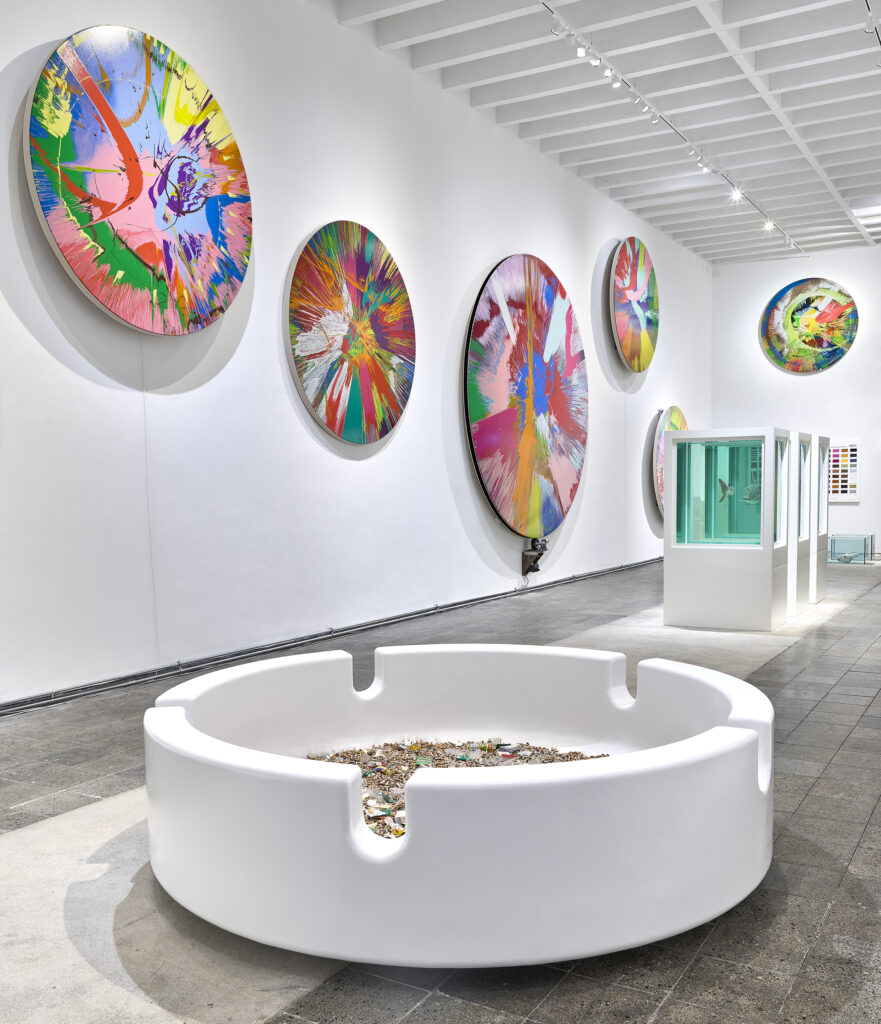 Damien Hirsts Spin Paintings im MUCA Museum München